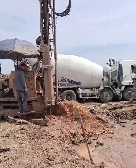 望江岩石井施工